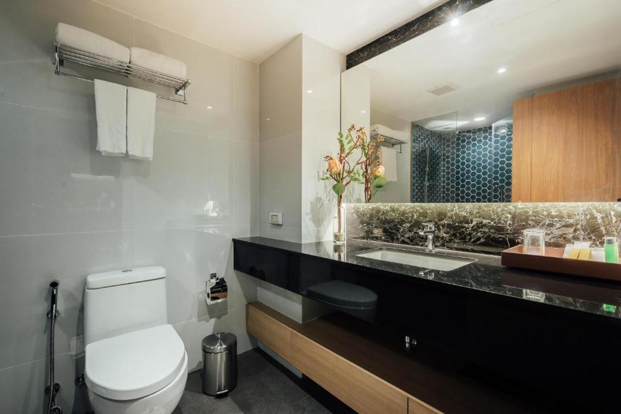Montana Bangkok Hotel & Residence Экстерьер фото